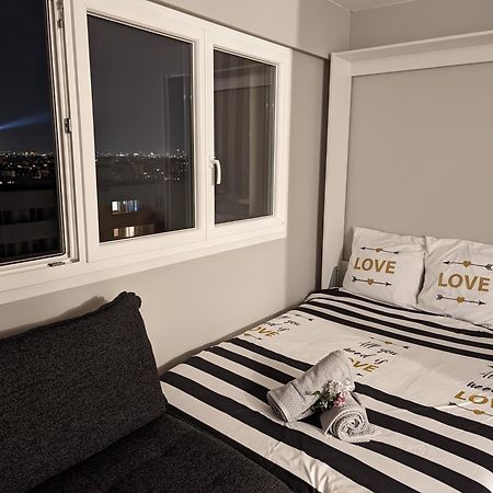 Charming Studio With Eiffel View Париж Экстерьер фото